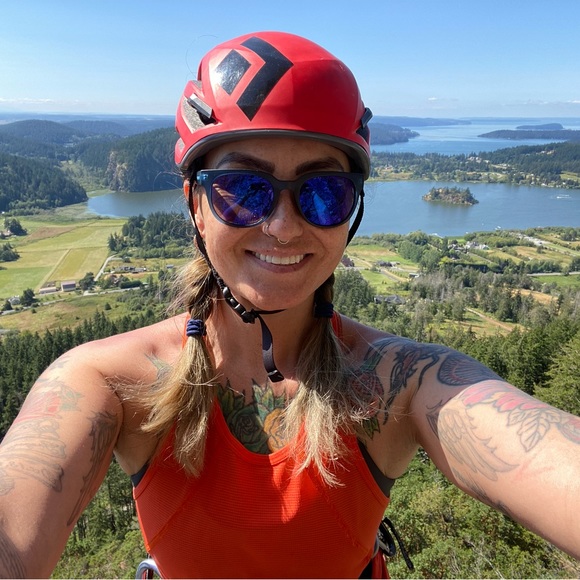 Meet your Posher, Christina - Picture 4 of 11